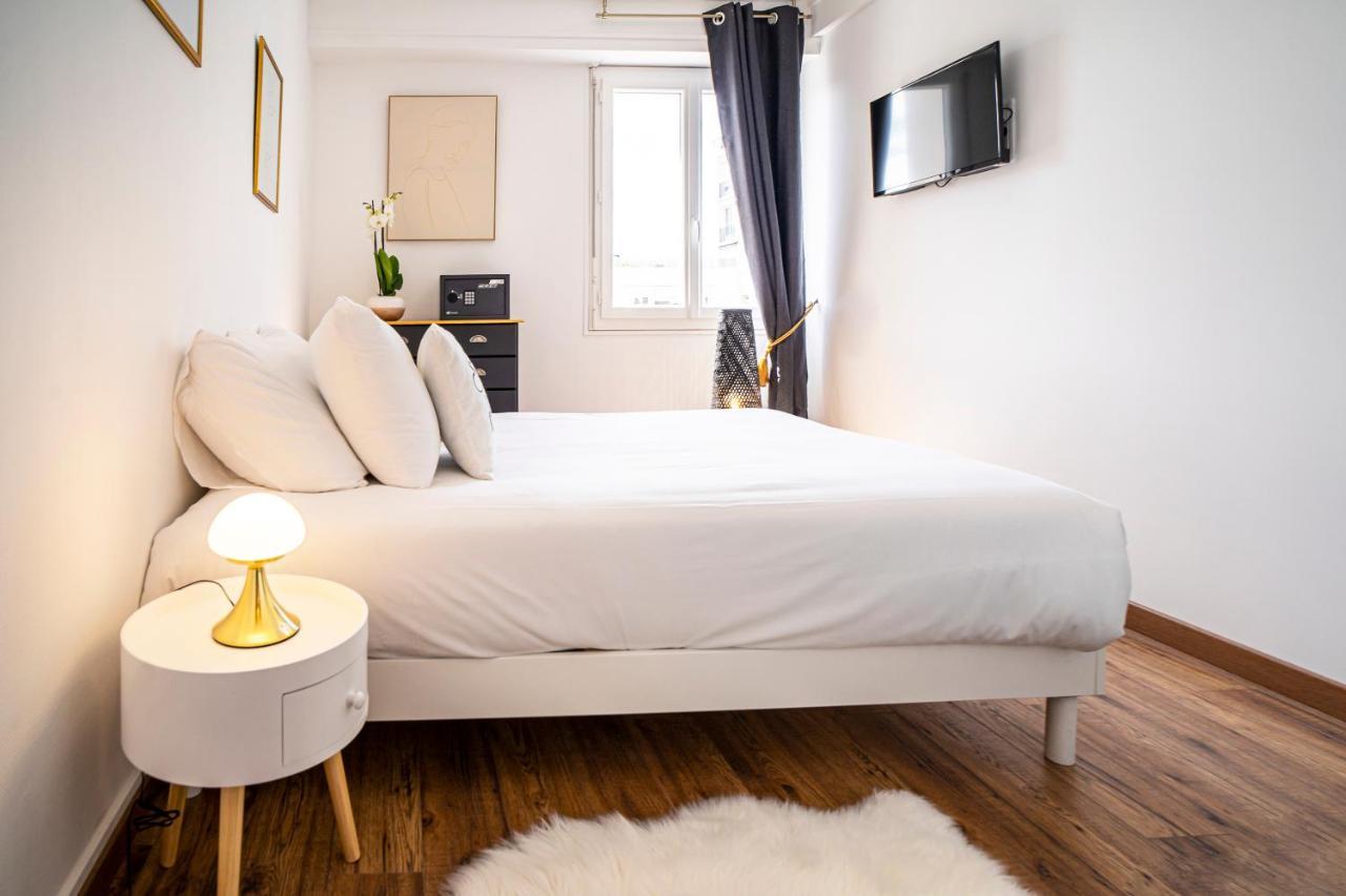 Au Palais Des Pyrenees! Hyper Centre -Clim-Balcon-Parking Gratuit Apartment Pau Ngoại thất bức ảnh